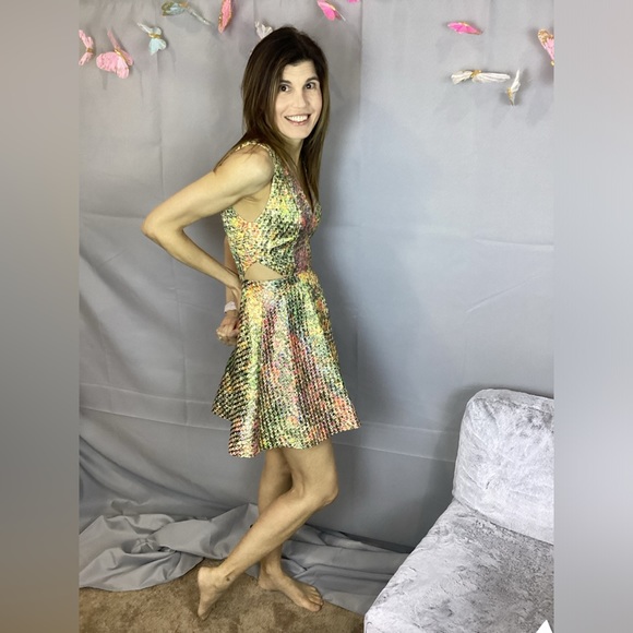 ✨Host Pick✨Alice & Olivia Cocktail Dress- Sz 4 - Picture 5 of 9